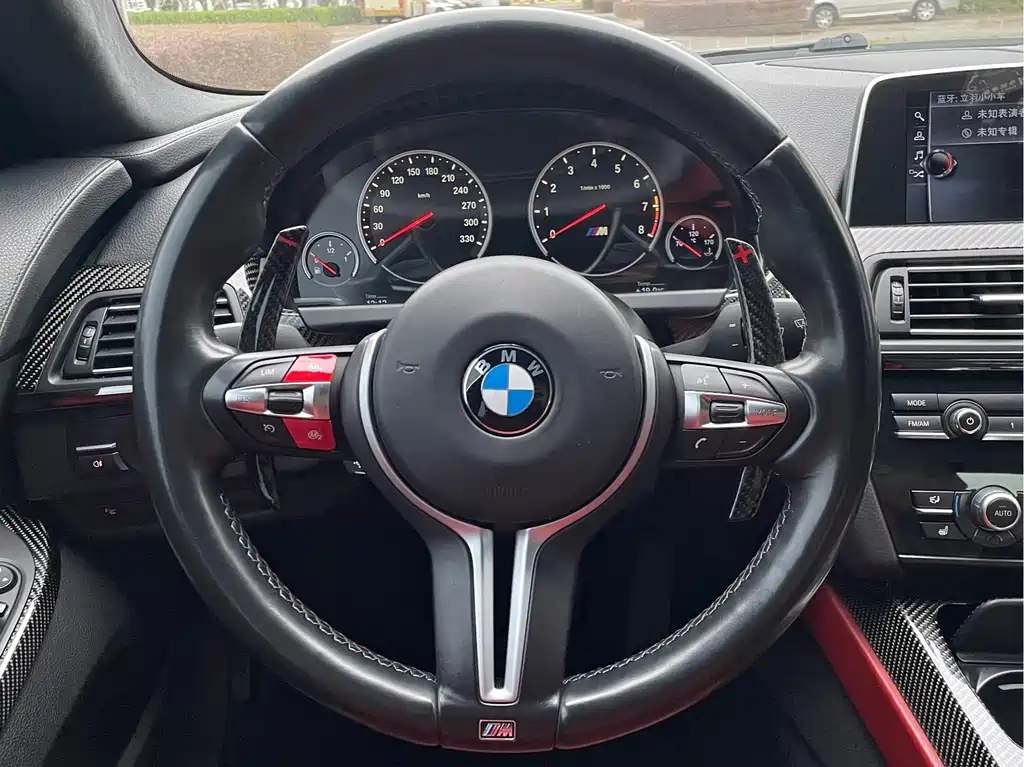 BMW M6 2017 — фото 16
