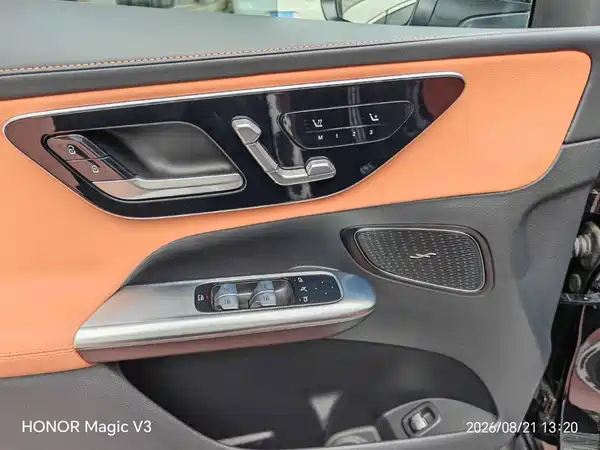 Mercedes-Benz GLC 2025