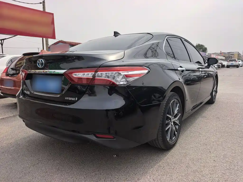 Toyota Camry 2021 — фото 12