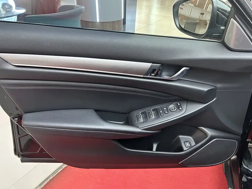Honda Accord 2023 — фото 10