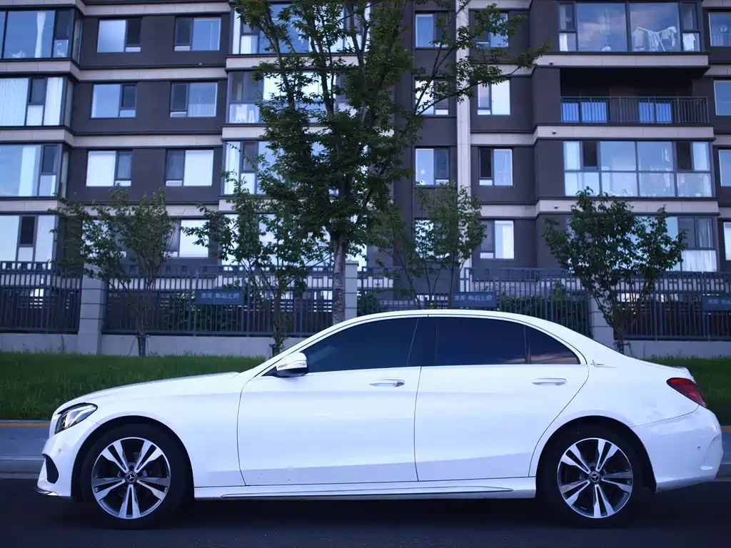 Mercedes-Benz C-Class 2018 — фото 4