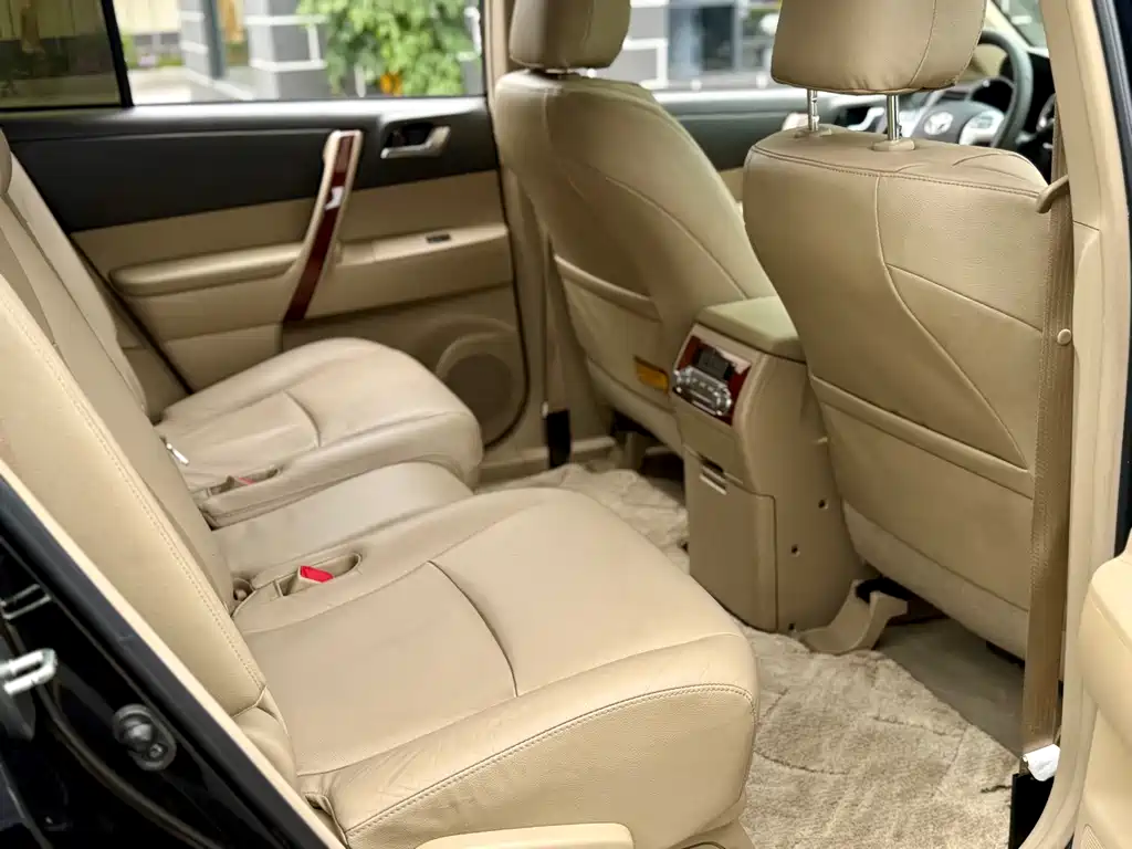 Toyota Highlander 2013 — фото 14