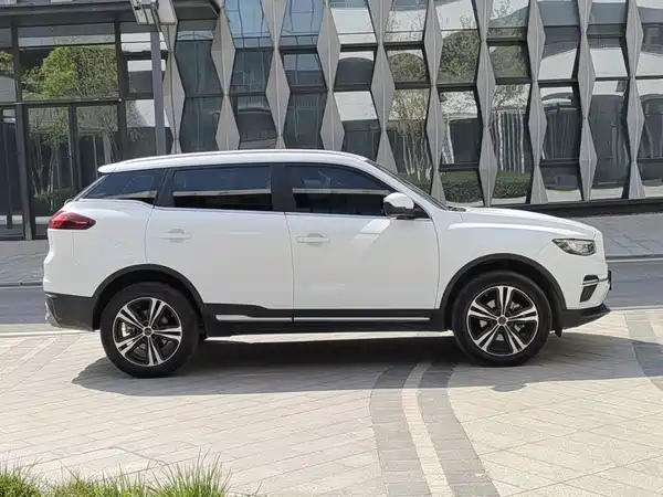 Geely Boyue 2022
