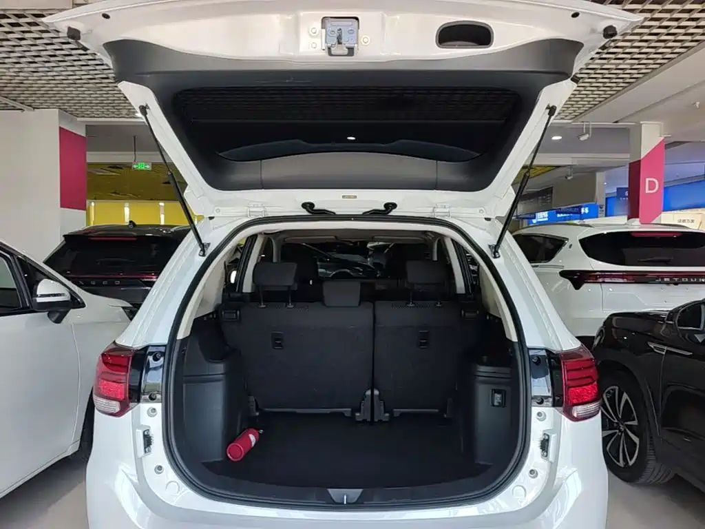 Mitsubishi Outlander 2023 — фото 19