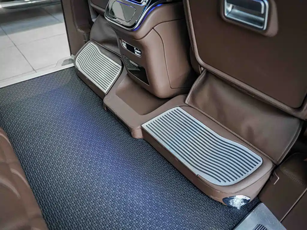 Mercedes-Benz V-Class 2026 — фото 10