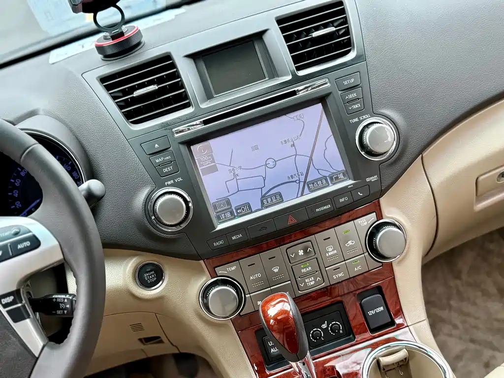 Toyota Highlander 2013 — фото 16