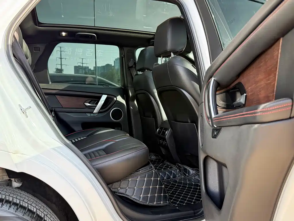 Land Rover Discovery Sport 2021 — фото 11