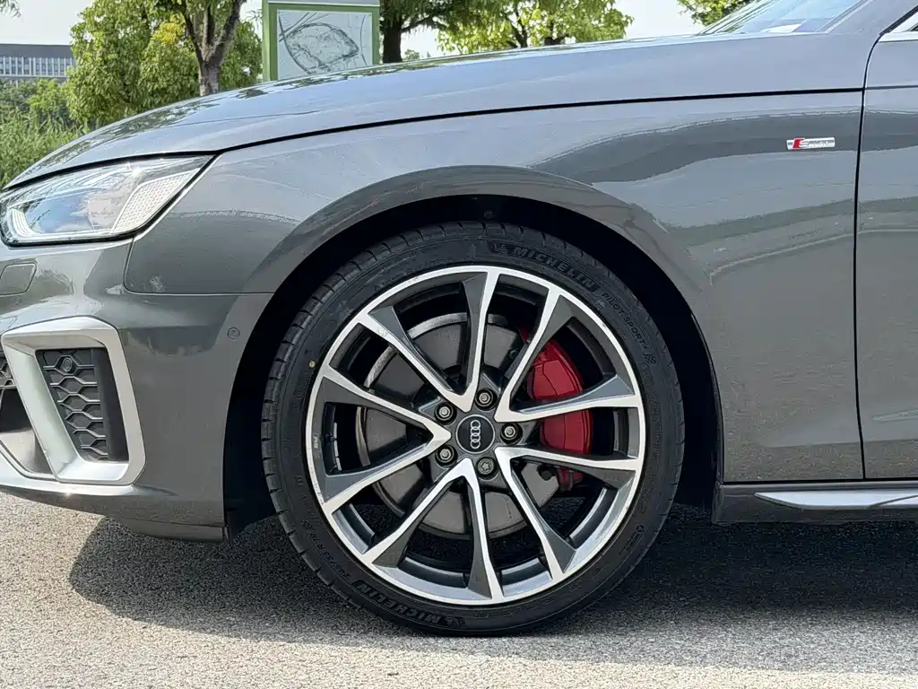 Audi A4L 2022 — фото 16