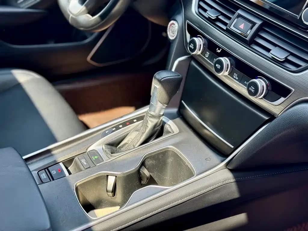 Honda Accord 2021 — фото 18
