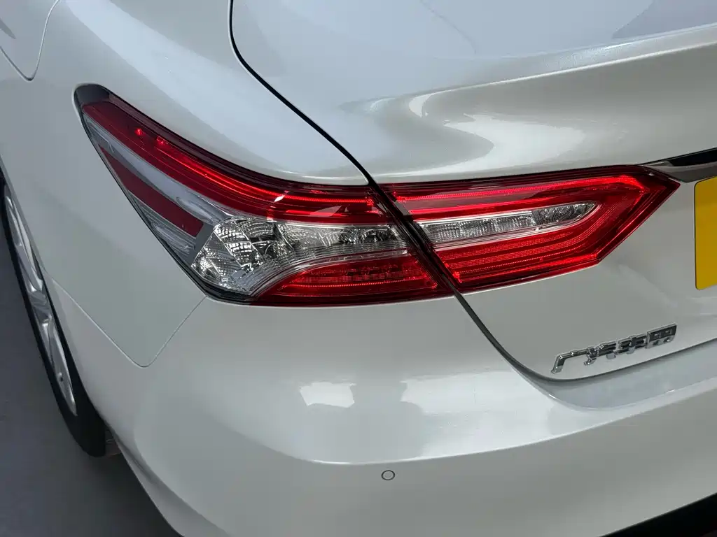 Toyota Camry 2023 — фото 10