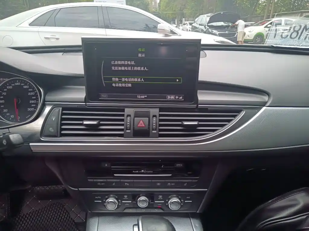 Audi A6L 2015 — фото 13