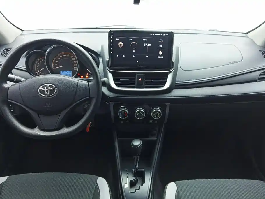 Toyota Yaris L 2021 — фото 12