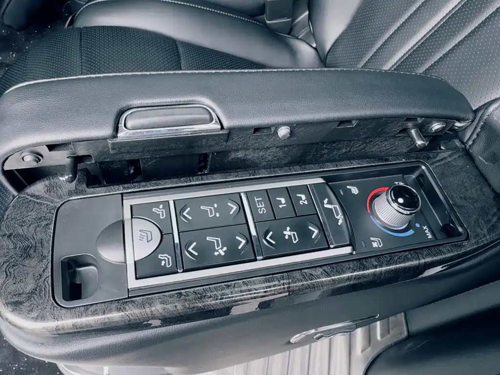 Toyota Vellfire 2020 — фото 13