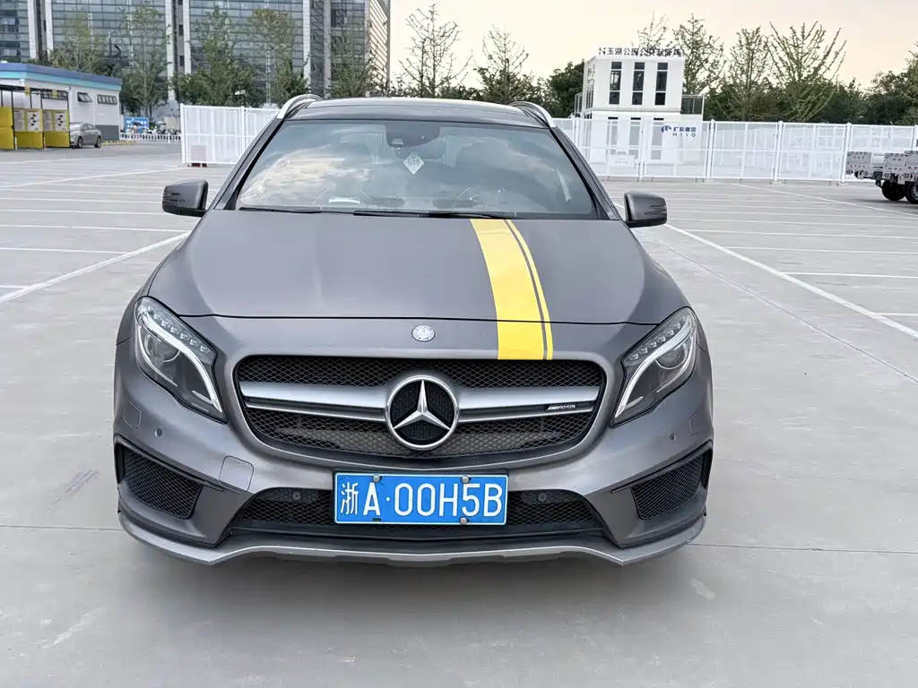 Mercedes-Benz GLA AMG 2015 — фото 1