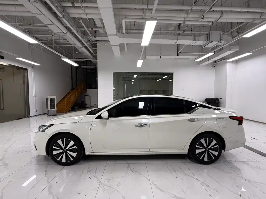 Nissan Teana 2022