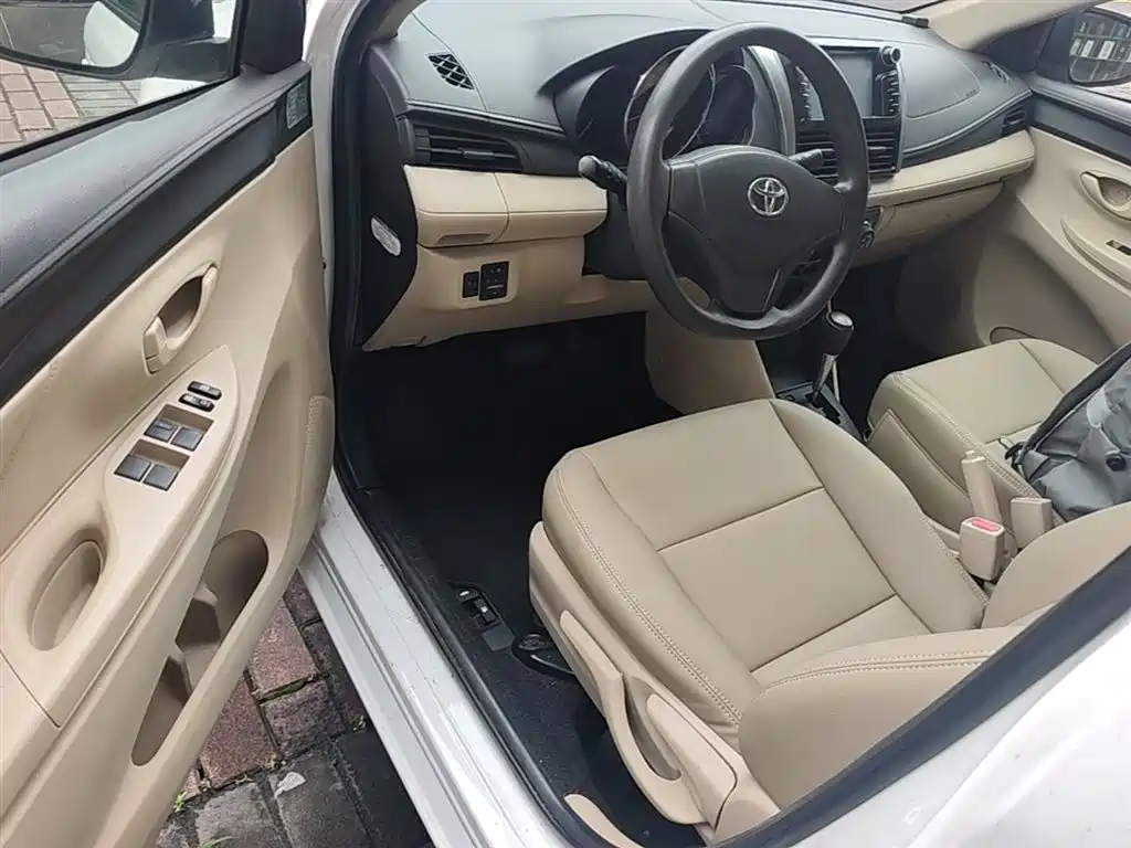 Toyota Vios 2015 — фото 16