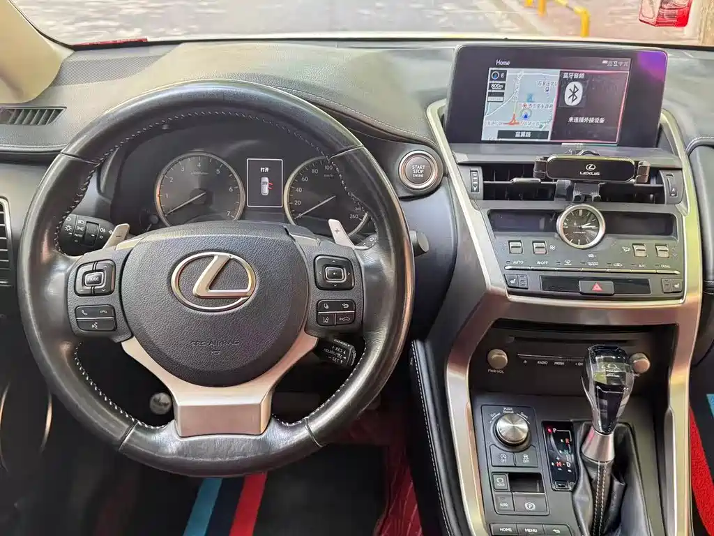 Lexus NX 2018 — фото 13