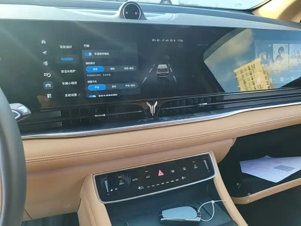 Voyah Dreamer 2023 — фото 13