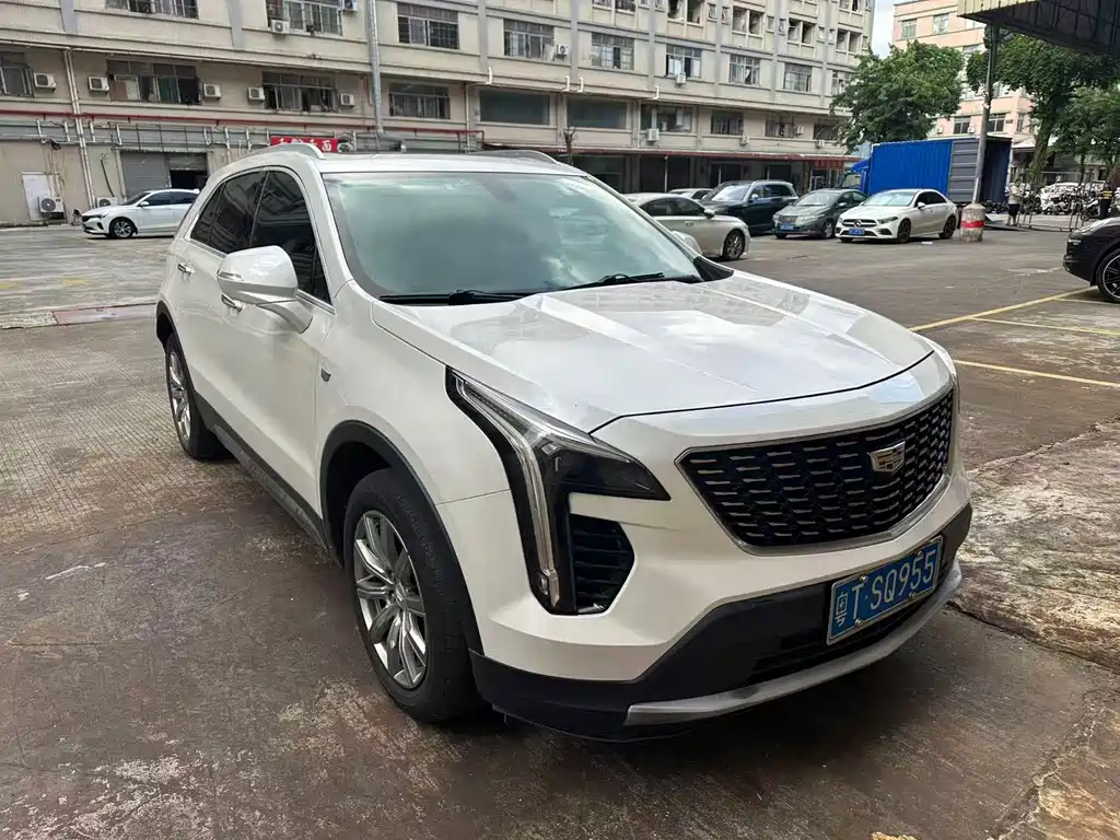Cadillac XT4 2019 — фото 1