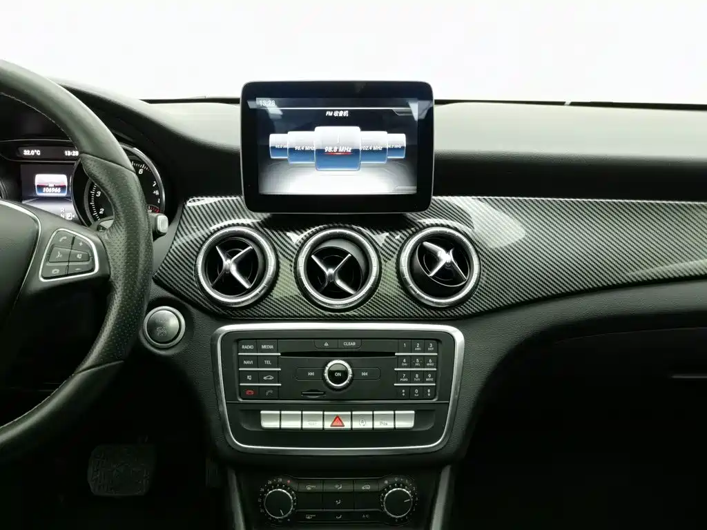 Mercedes-Benz CLA 2017 — фото 12