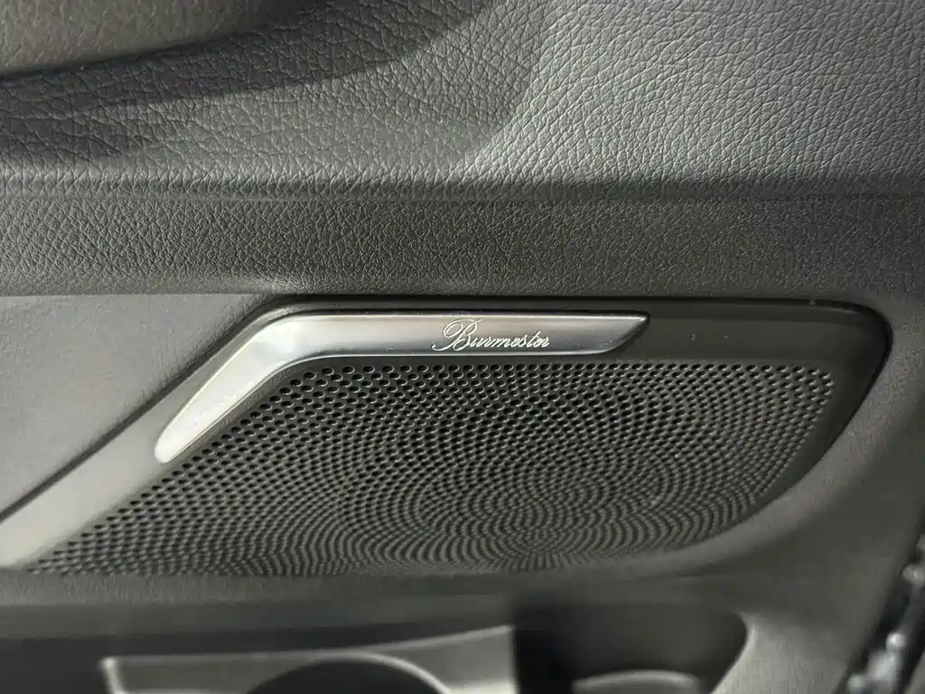 Mercedes-Benz V-Class 2023 — фото 9