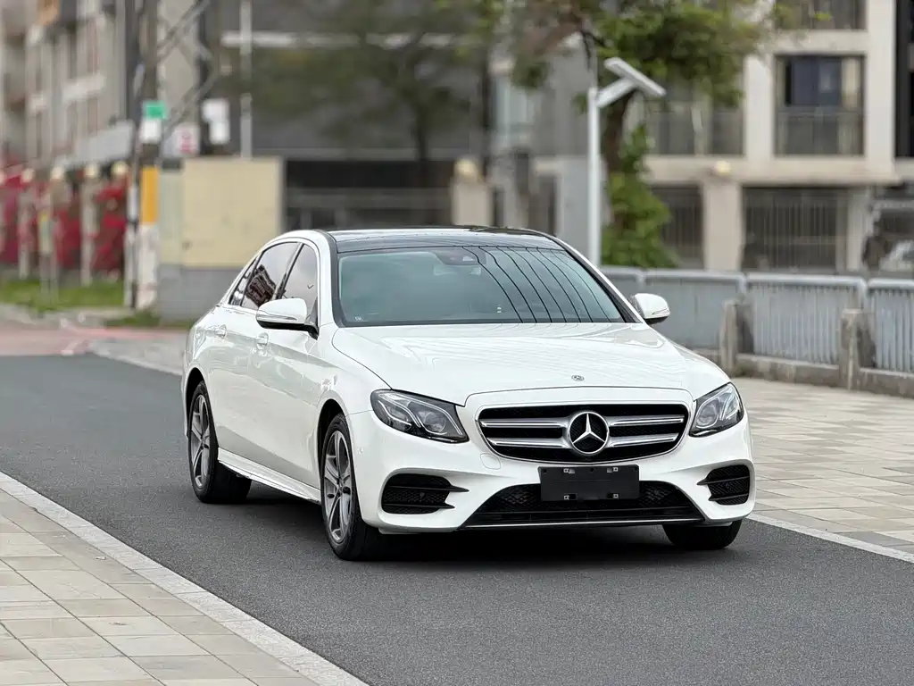 Mercedes-Benz E-Class 2018 — фото 25
