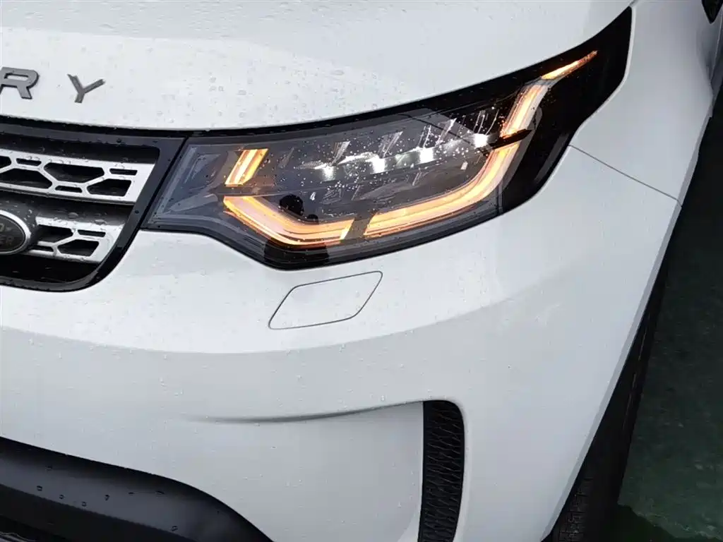 Land Rover Discovery 2017 — фото 24
