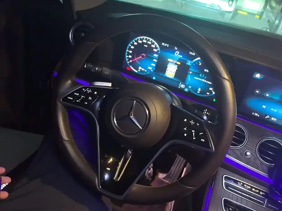 Mercedes-Benz E-Class 2022 — фото 15