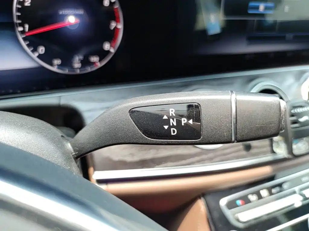 Mercedes-Benz E-Class 2016 — фото 14