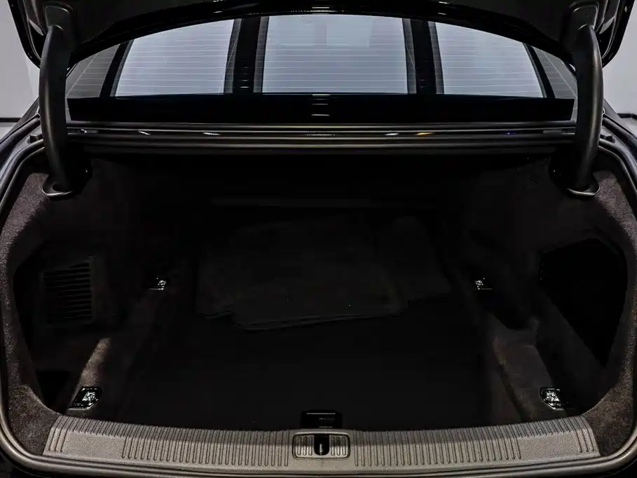Audi A8 2024