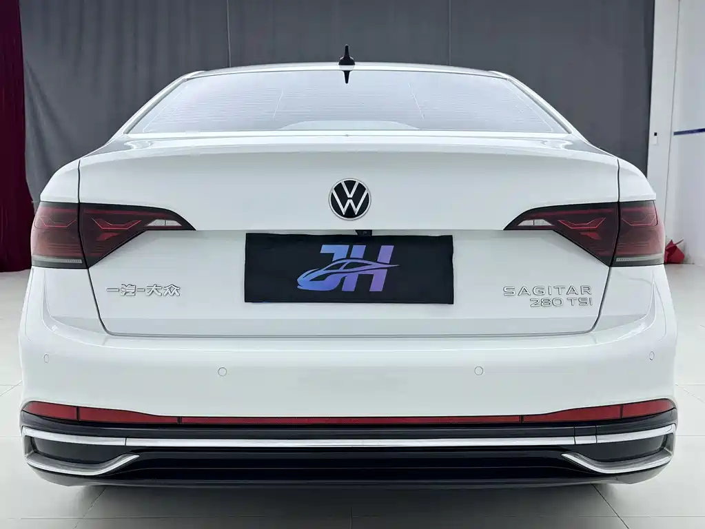 Volkswagen Sagitar 2022