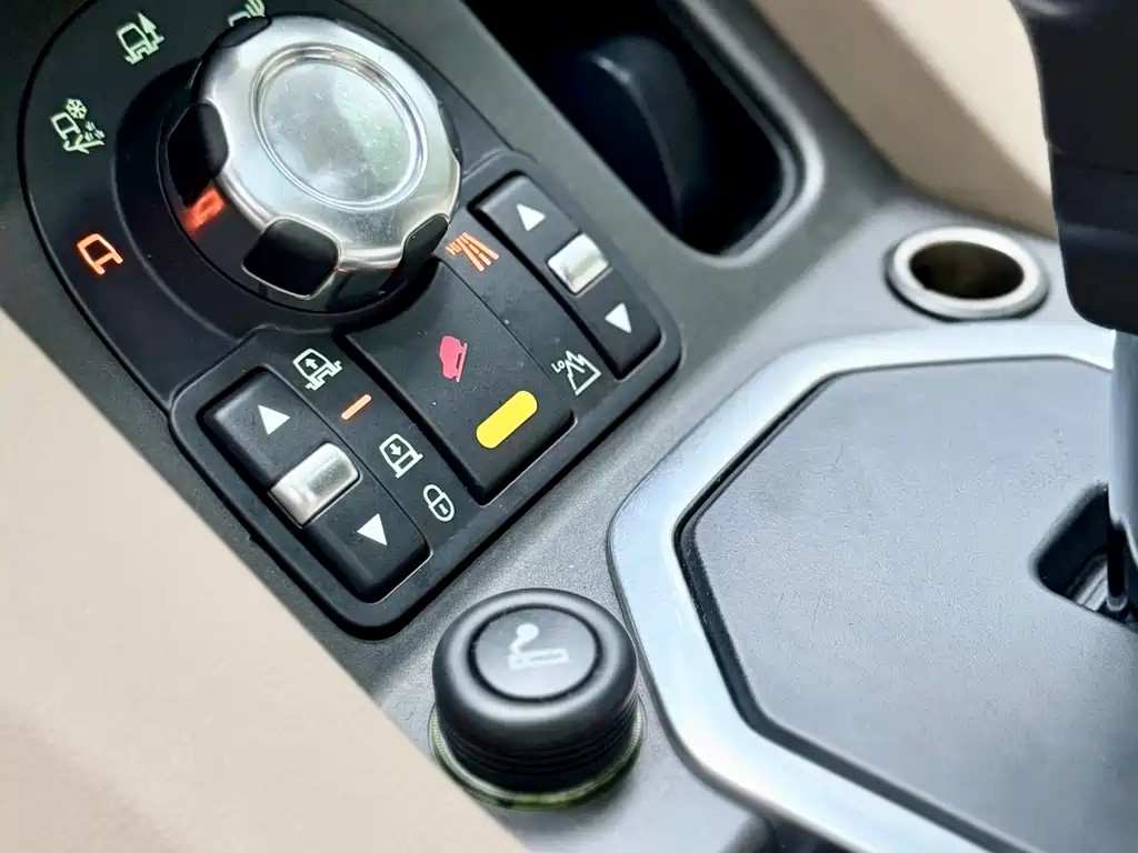 Land Rover Discovery 2012 — фото 20