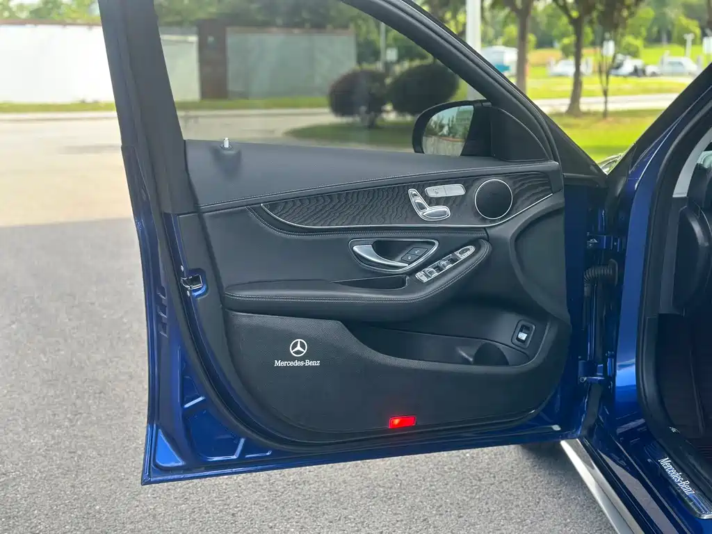 Mercedes-Benz C-Class 2018 — фото 9