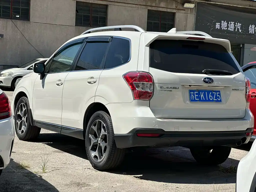 Subaru Forester 2015 — фото 8