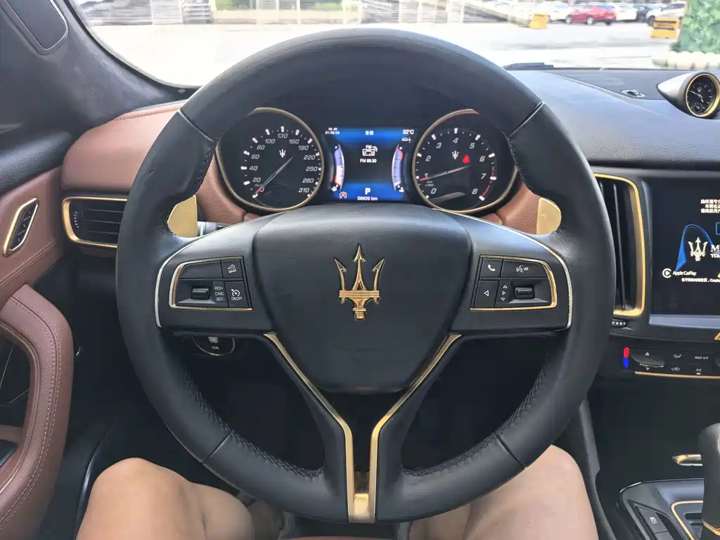 Maserati Levante 2017 — фото 15