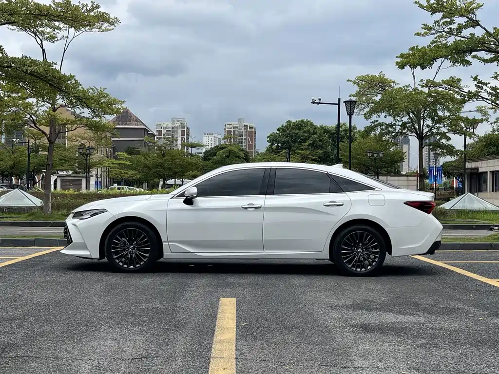 Toyota Avalon 2023 — фото 12