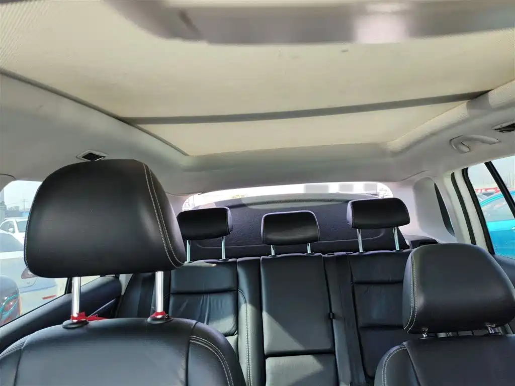 Volkswagen Tiguan 2018 — фото 14