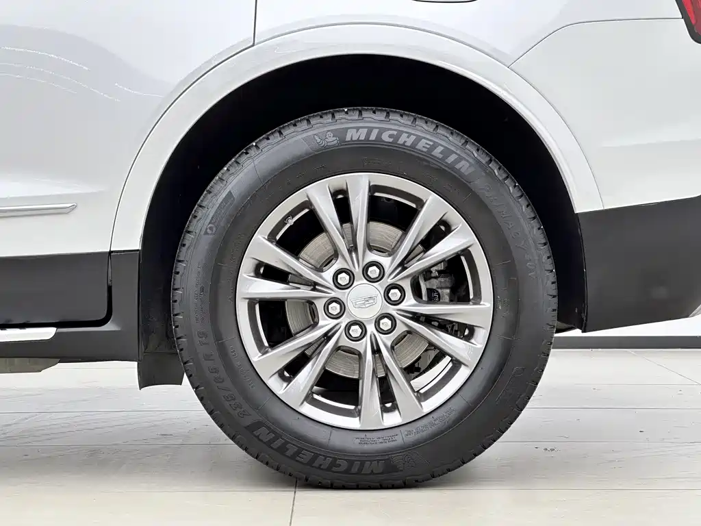 Cadillac XT5 2020 — фото 15