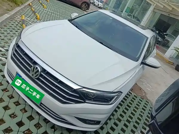 Volkswagen Sagitar 2019