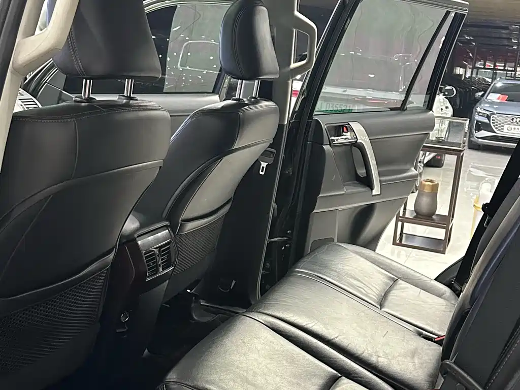 Toyota Prado 2017 — фото 9