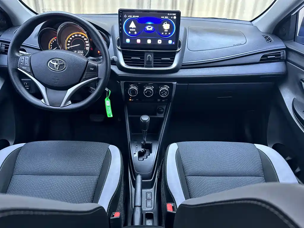 Toyota Yaris L 2022 — фото 9