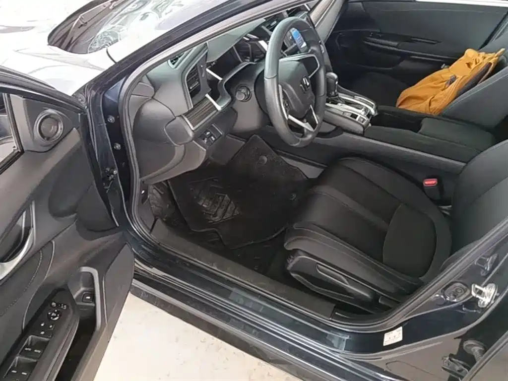 Honda Civic 2020 — фото 16