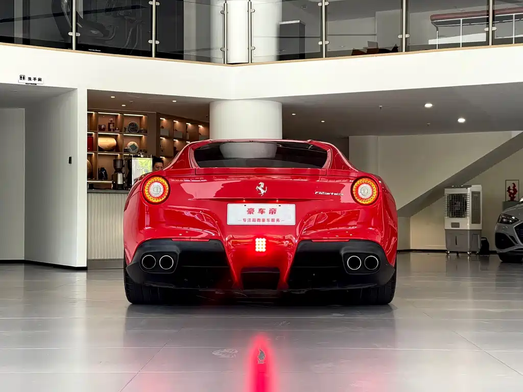 Ferrari F12berlinetta 2014 — фото 12
