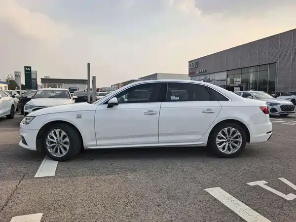 Audi A4L 2019