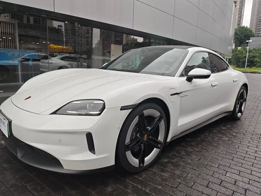 Porsche Taycan 2024