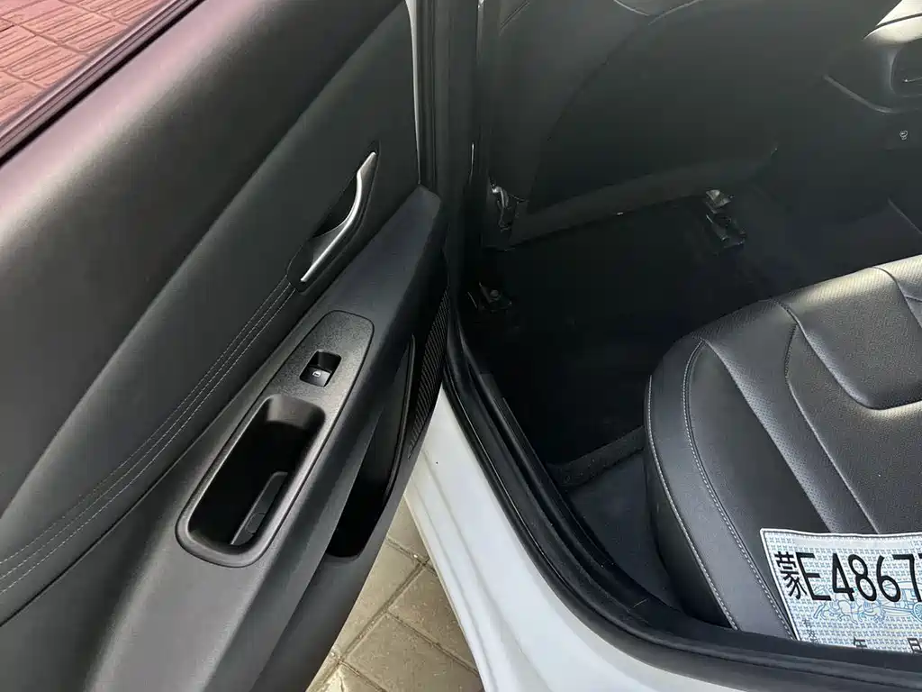 Hyundai Elantra 2023 — фото 10