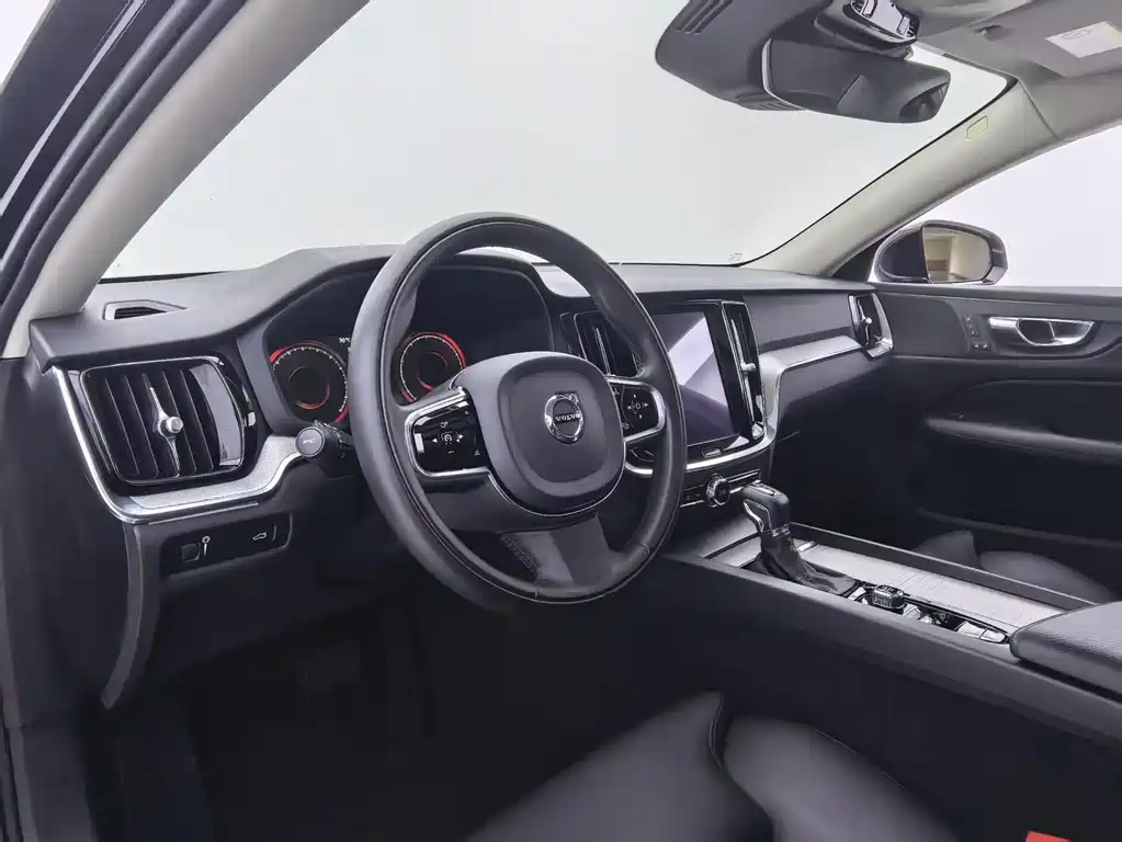 Volvo S60 2021 — фото 17