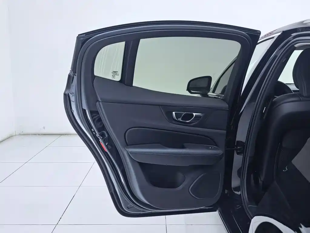 Volvo S60 2021 — фото 25