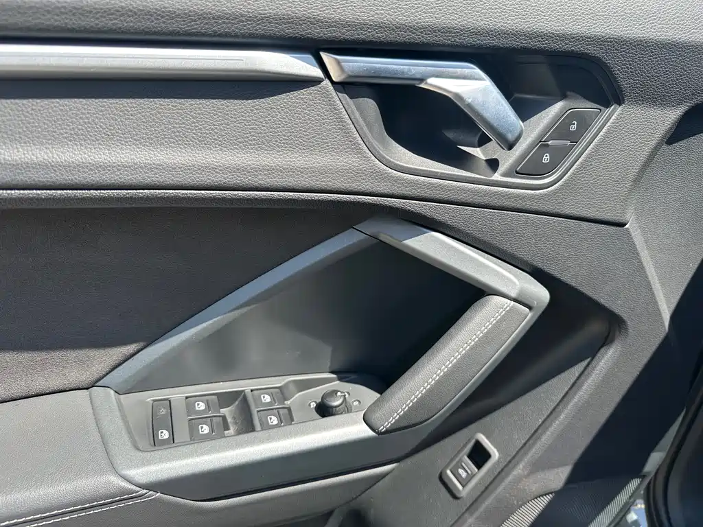 Audi Q3 2024 — фото 17