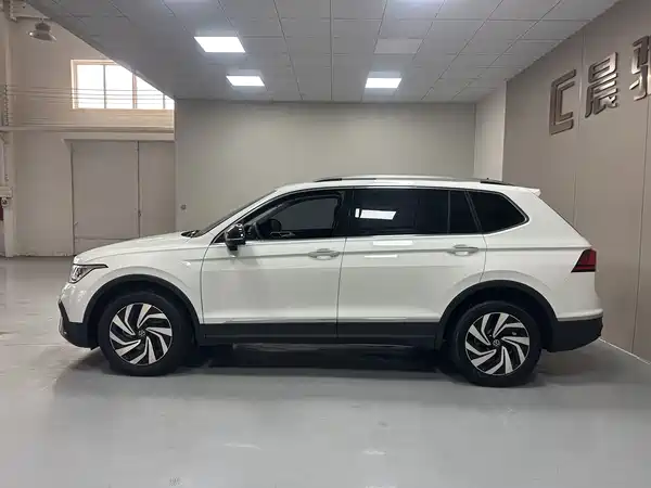 Volkswagen Tiguan L 2025
